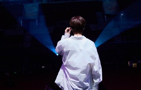 徐良的‘时间折叠’演唱会具体有哪些颠覆传统的环节设置？