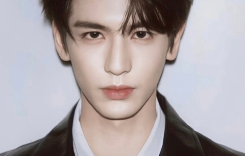 张凌赫两部待播剧的角色曝光！一个是医生一个是草根