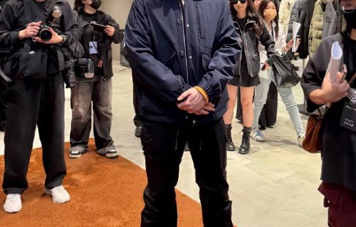 陈飞宇《白日提灯》满身伤痕引热议，极致自律是敬业还是冒险？