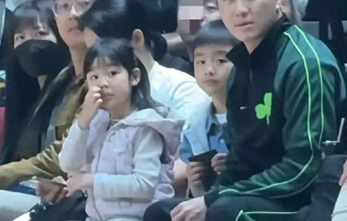 何猷君奚梦瑶一双儿女正面被曝光，儿子像爸爸，女儿像妈妈 