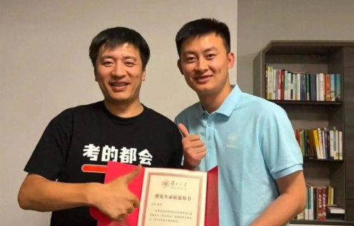 张雪峰的接班人定了！张雪峰曾告诫接班人，提到郭德纲来举例