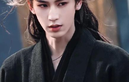 张凌赫为演《归鸾》增肌8公斤，从清冷公子变粗粝枭雄