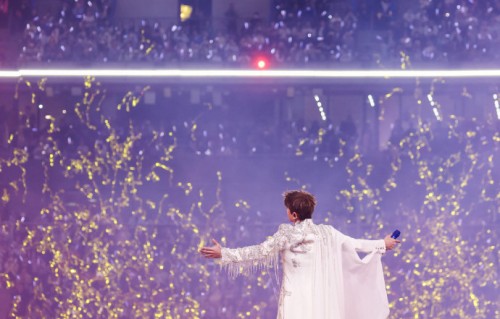 张杰鸟巢演唱会舞台获赞史诗级|天花板|发光