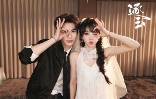 《逐玉》这次的事件反映了内娱行业中经纪人话语权过大的哪些问题？