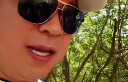 张晞临一家四口海南度假，朱敏露面，退圈10年身材发福胖到150斤