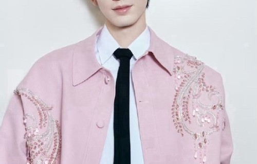 张凌赫现在的粉丝和公众对他的这段青涩暗恋经历普遍是什么看法和评价？