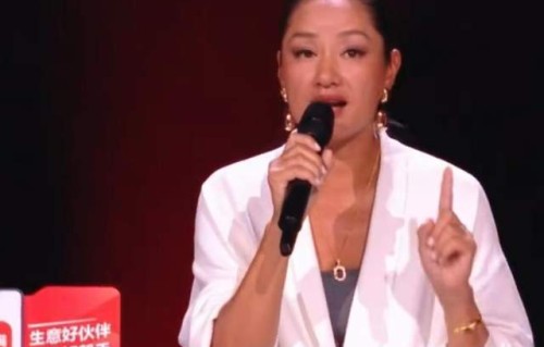 瞿颖激动表达不想李心洁谢楠二选一，称“我不是因为人情世故”