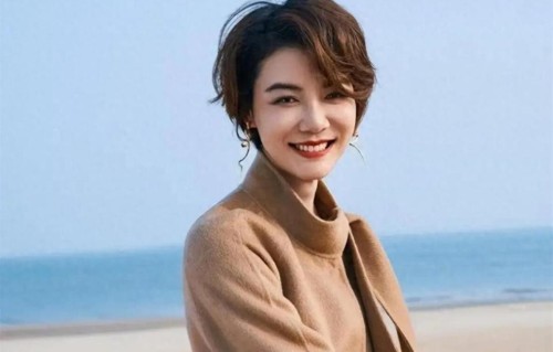 昨日因果昨日了！百亿富豪老公失联11年后，车晓还是成了下一个王艳