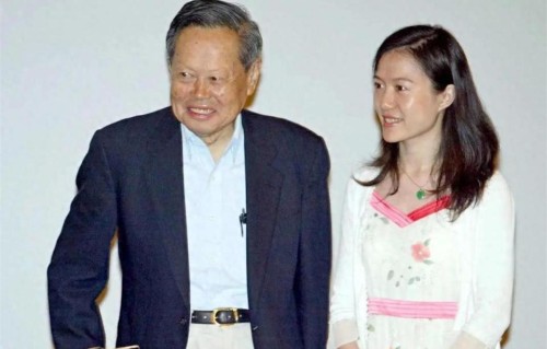 杨振宁离世5月，49岁翁帆现身，怀孕谣言彻底澄清