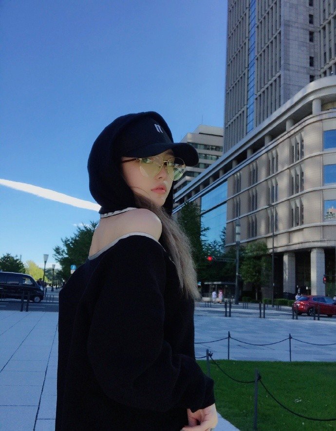 迪丽热巴工作室彻底大换血!旧团队全员离场,新经纪人来头太大