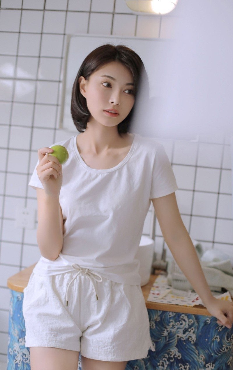 迪丽热巴在新剧《白日提灯》中一人分饰三角的具体表现如何？|贺思慕|乔燕|在人间|慕胥辞|鬼王