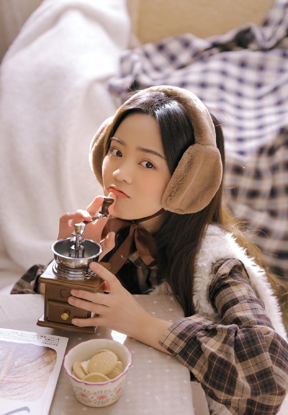 张凌赫:在争议与赞誉中,逐玉而行的95后小生