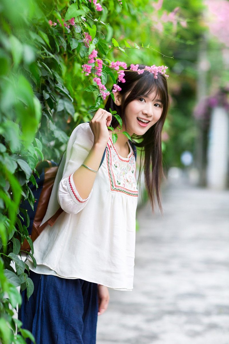 单依纯演唱会中被迫演唱未授权歌曲事件是怎么回事？