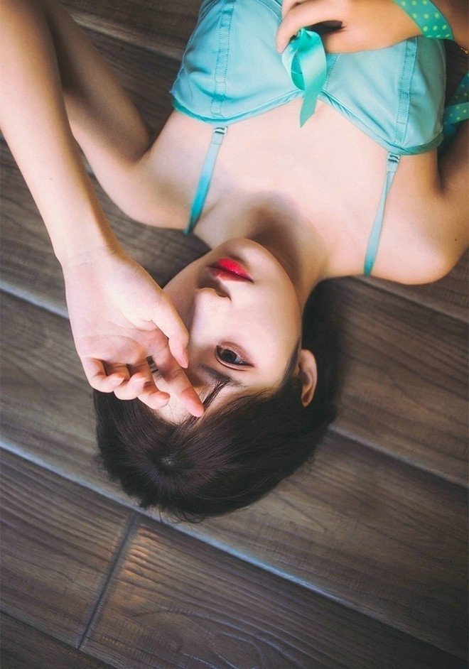 《你是迟来的欢喜》男女主角魏哲鸣和郑合惠子现实中关系如何?