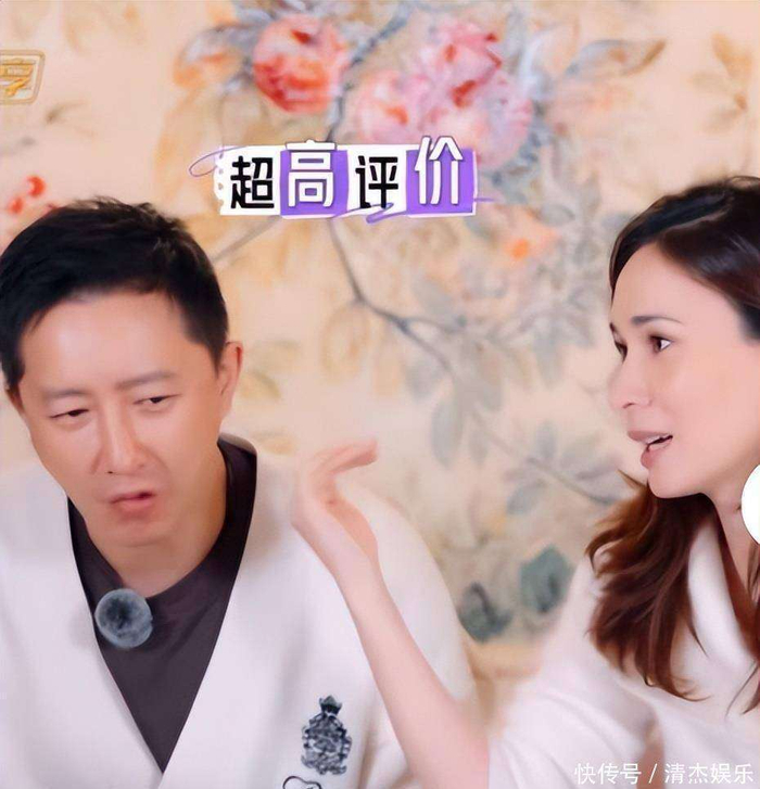  在新的一年里，祝愿韩庚和卢靖姗一家四口继续幸福美满，生活越来越美好。