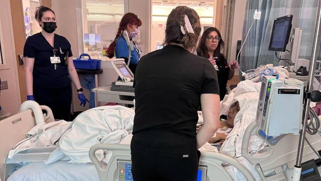 亚历克斯·杜昂因休克被送往医院 图片来源：Gofundme 