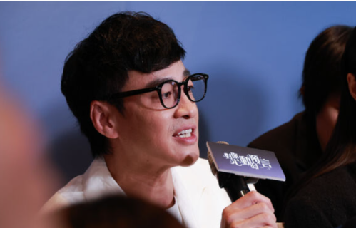 何润东翻红后，一博主怒问为什么要捧一个美国人？网友的评论绝了